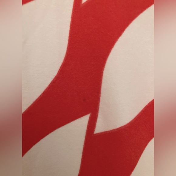 LuLaRoe Classic T — size XS — coral & cream leaf print - Picture 8 of 9